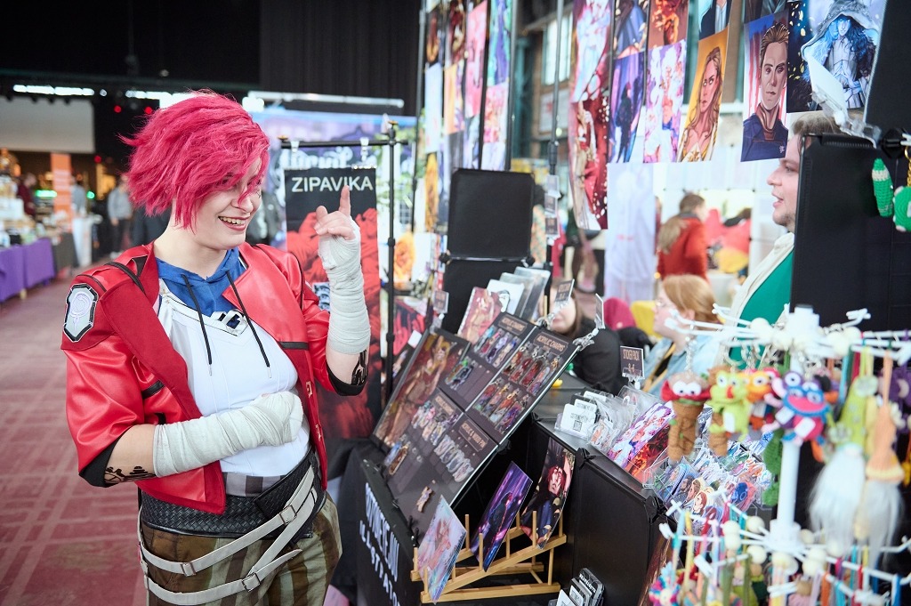 Artist-Stand mit Prints und Illustrationen in der Art & Crafting Area der HiroCon